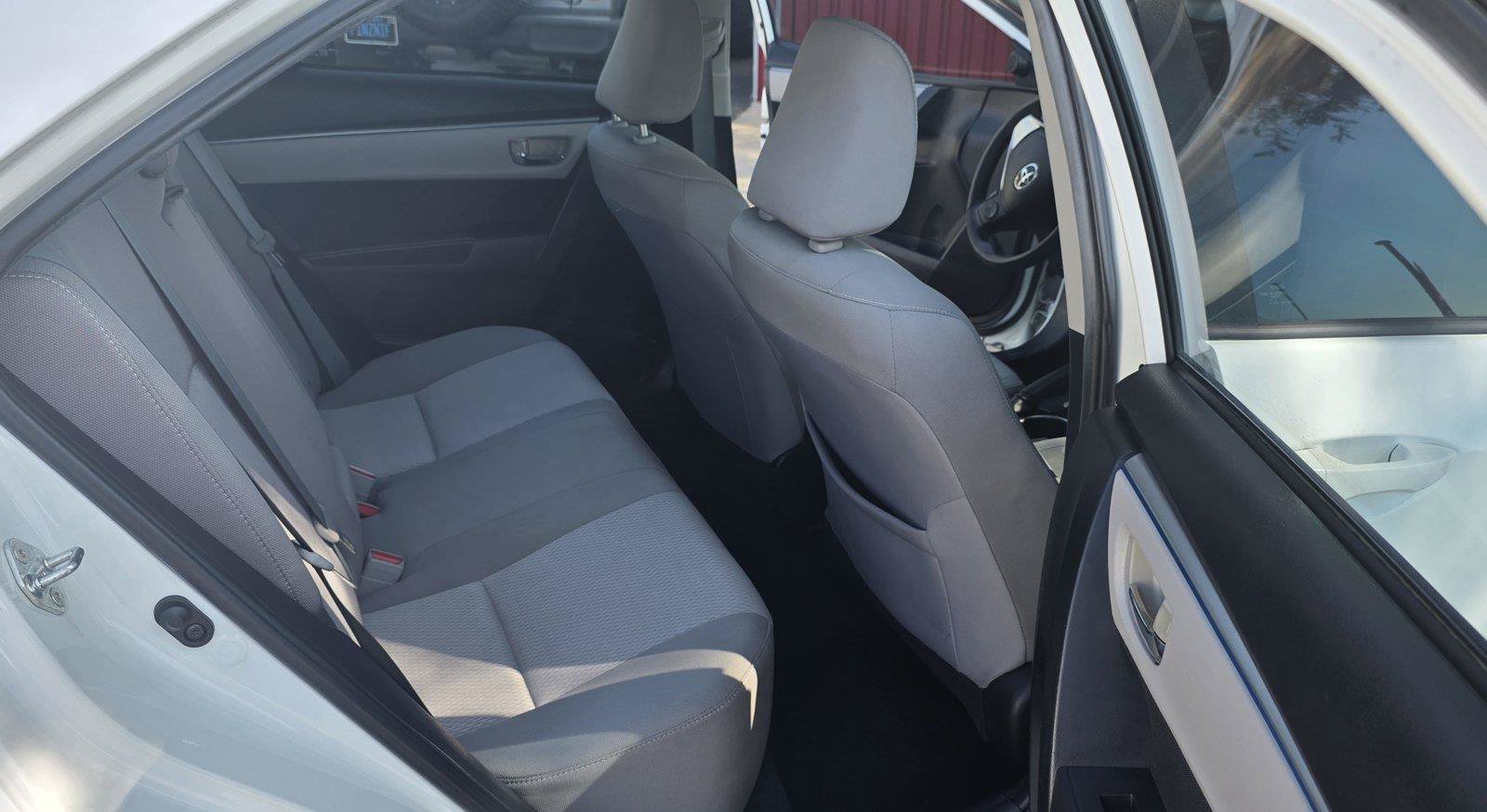 Used 2015 Toyota Corolla LE FWD image 10