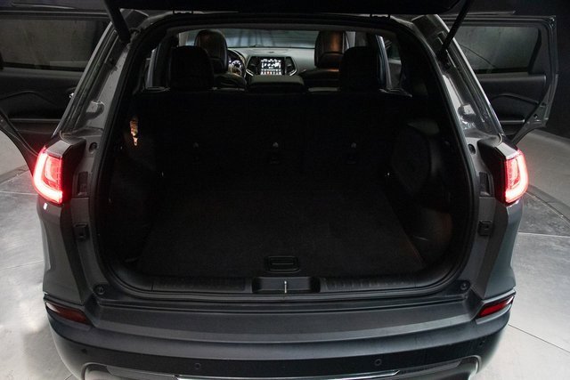 Used 2020 Jeep Cherokee Limited image 19