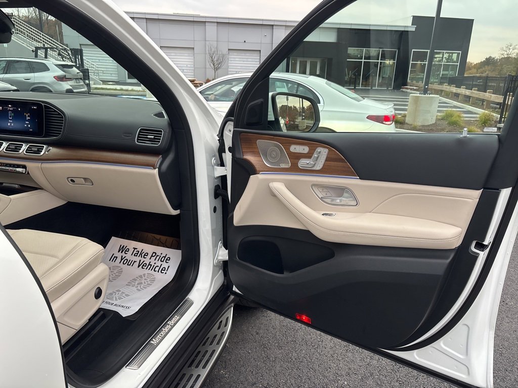 Used 2025 Mercedes-Benz GLS 450 4MATIC image 19