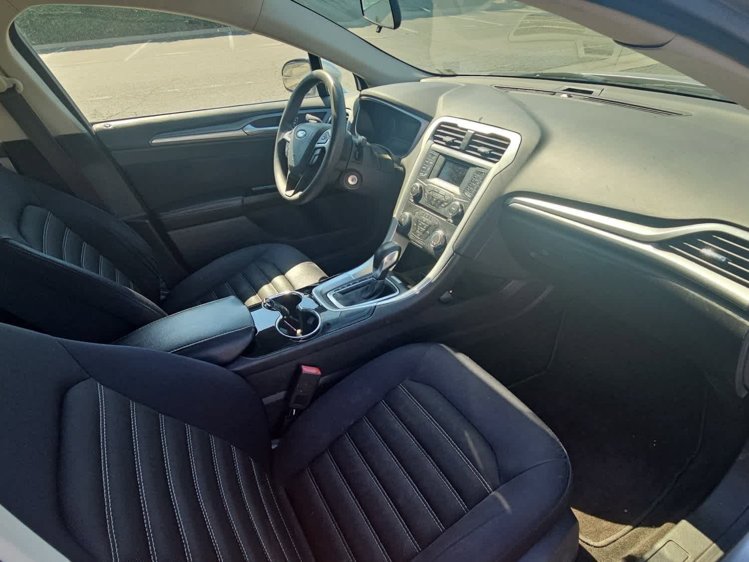 Used 2014 Ford Fusion SE FWD image 13