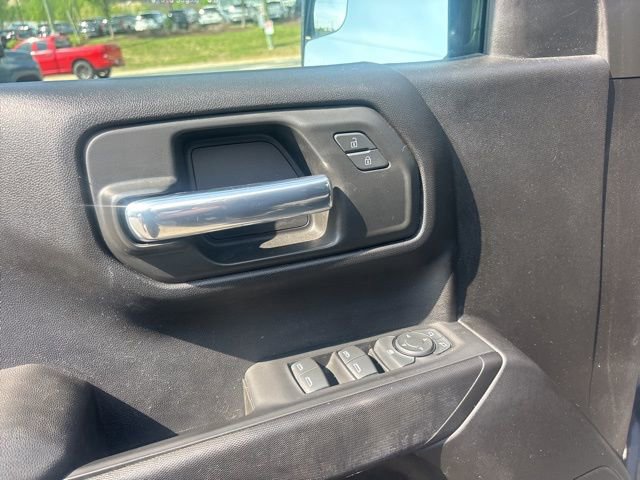 Used 2022 Chevrolet Silverado 1500 Custom image 3