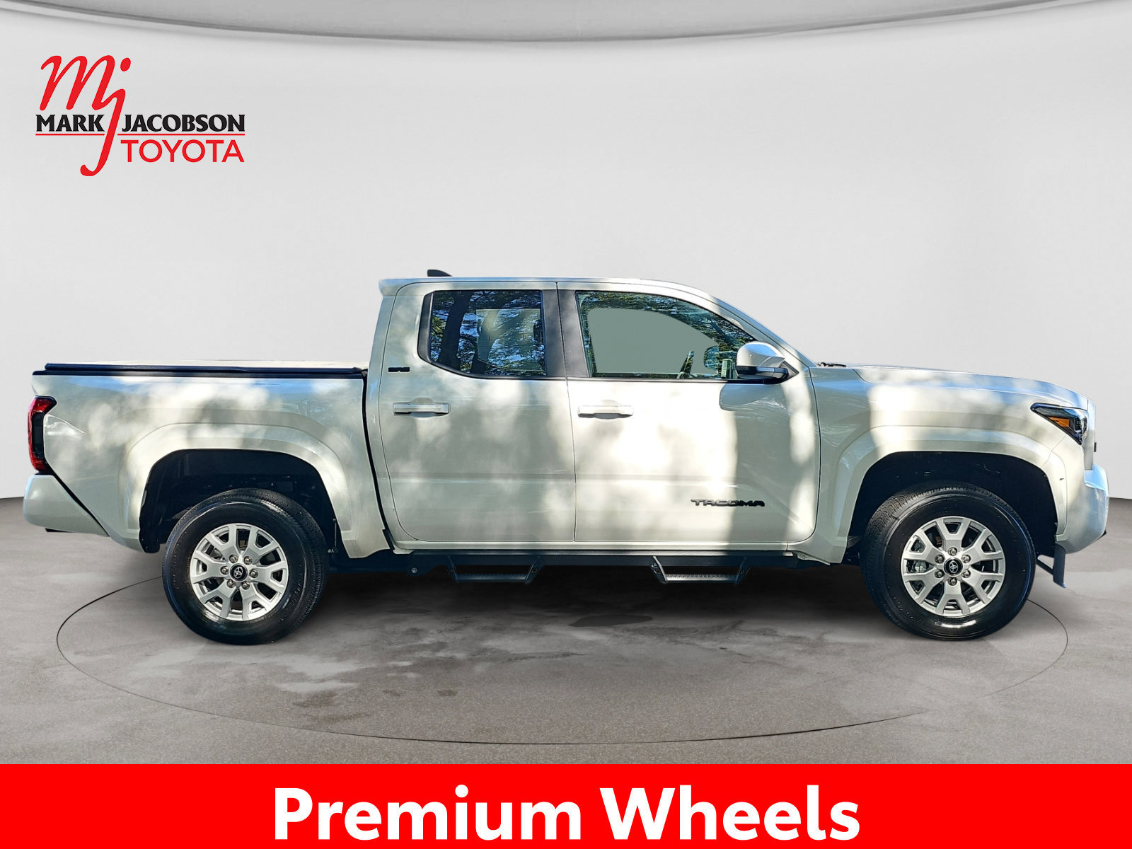 Used 2025 Toyota Tacoma SR5 w/ SR5 Upgrade Package RWD image 7