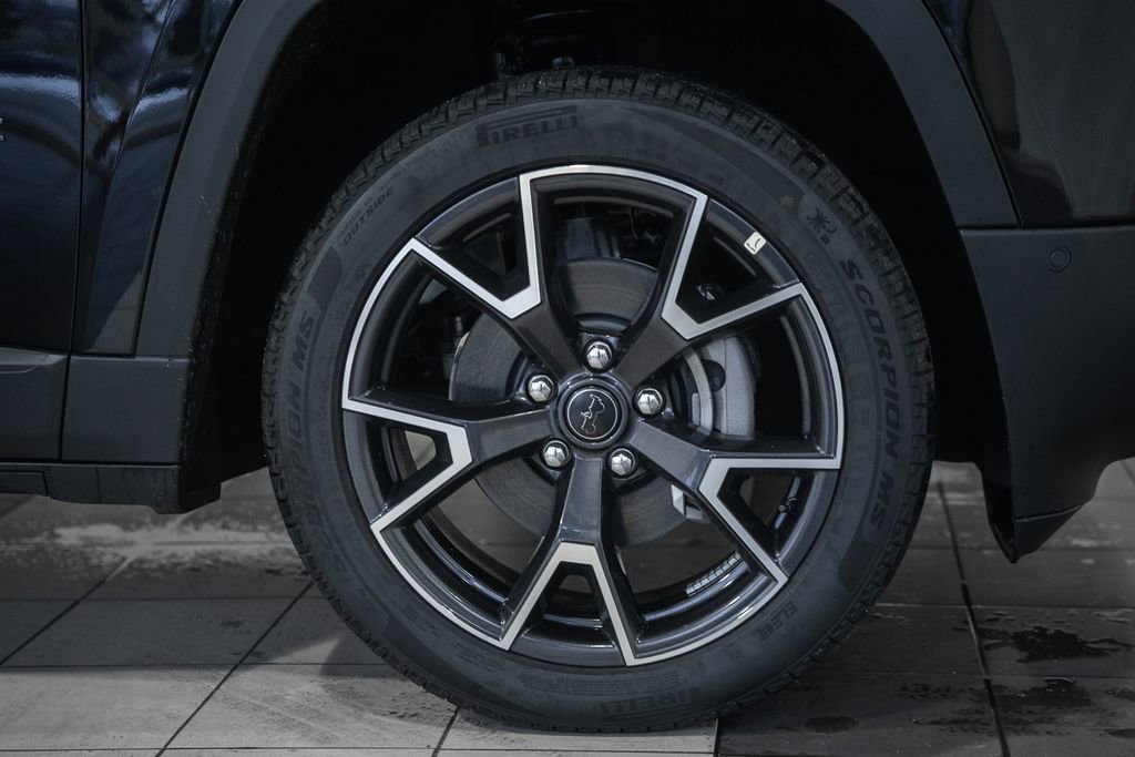 New 2026 Jeep Cherokee Overland w/ Advanced Pro Tech Group AWD/4WD image 18