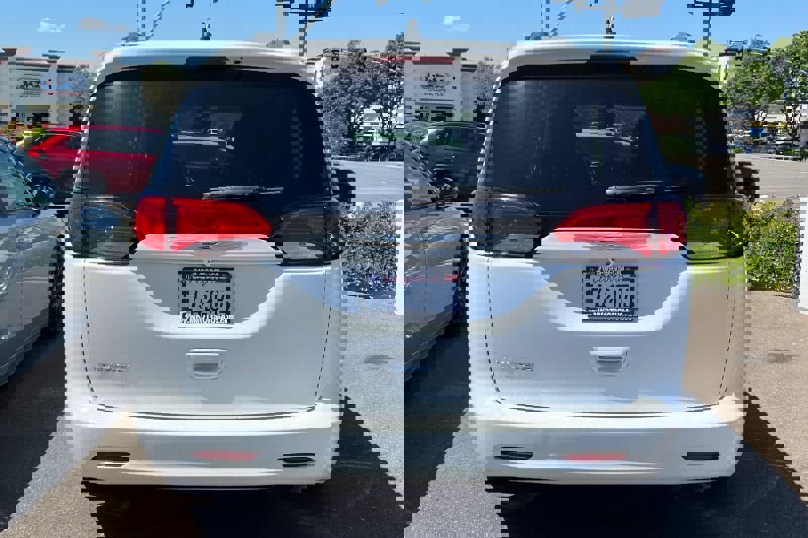 Used 2021 Chrysler Voyager Lxi image 5