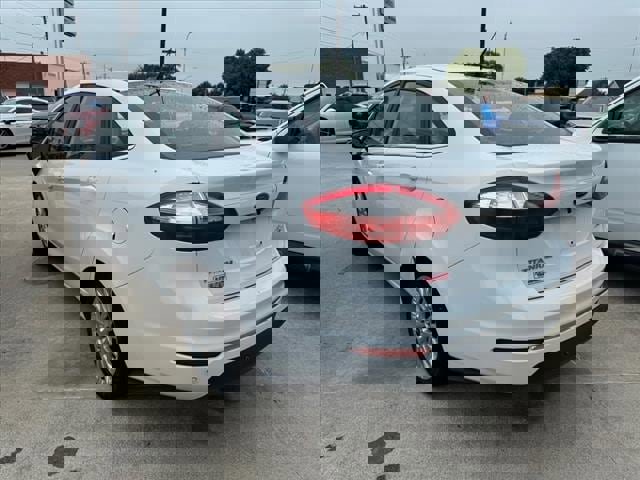 Used 2014 Ford Fiesta Titanium FWD image 4