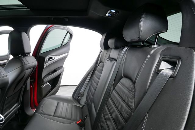 Used 2023 Alfa Romeo Stelvio Veloce image 18