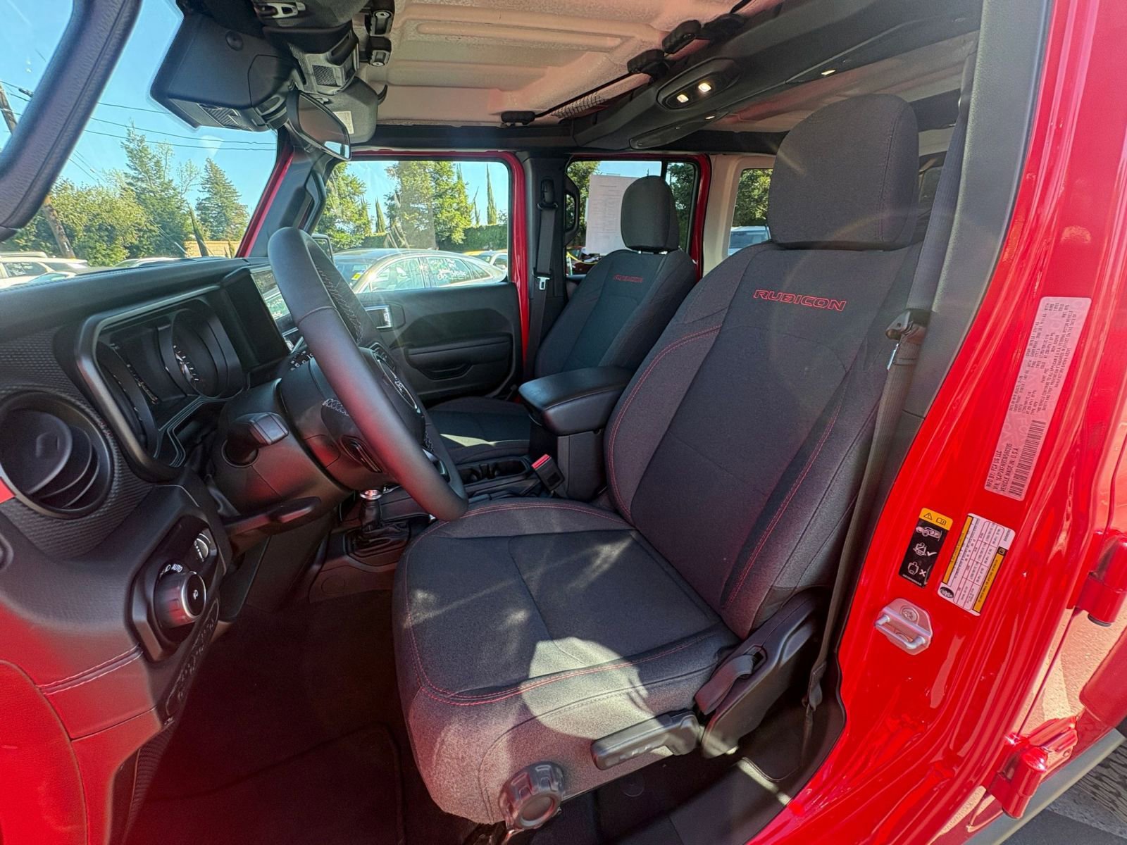 Used 2025 Jeep Wrangler Unlimited Rubicon image 35