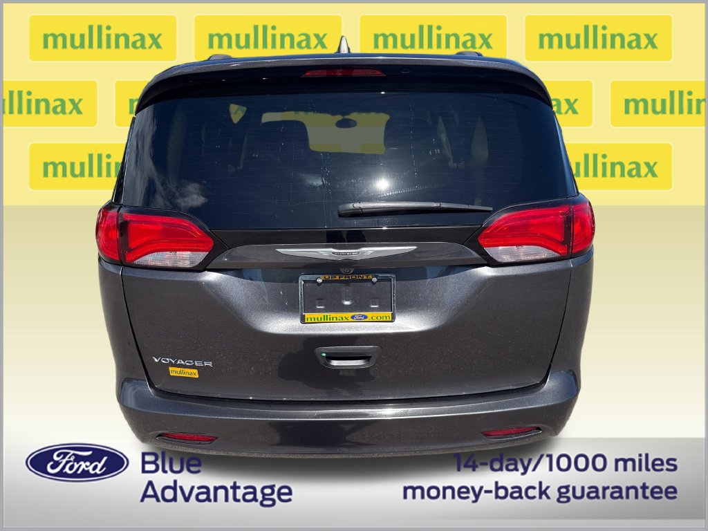 Used 2021 Chrysler Voyager Lxi FWD image 2