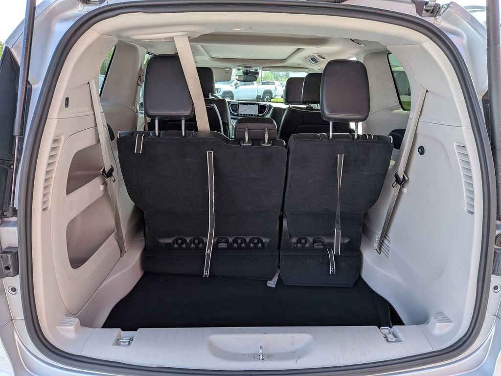 Used 2024 Chrysler Pacifica Limited image 26