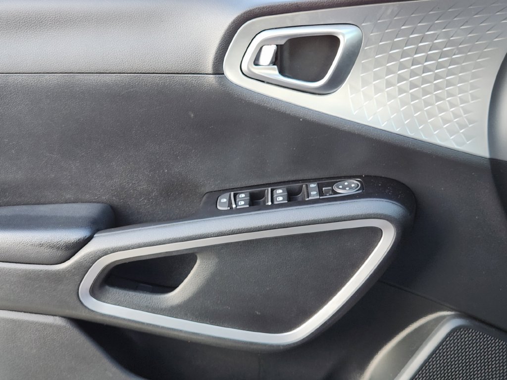 Used 2022 Kia Soul LX w/ Technology Package FWD image 21