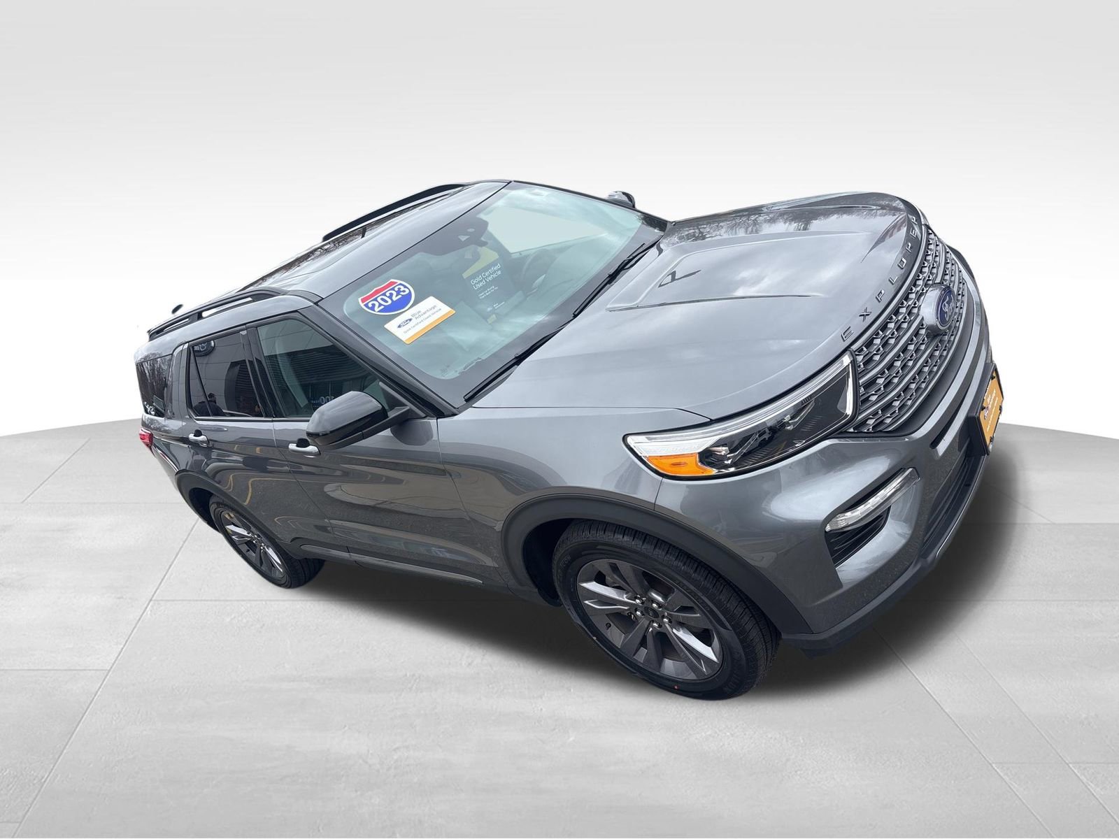 Certified 2023 Ford Explorer XLT w/ Equipment Group 202A image 9