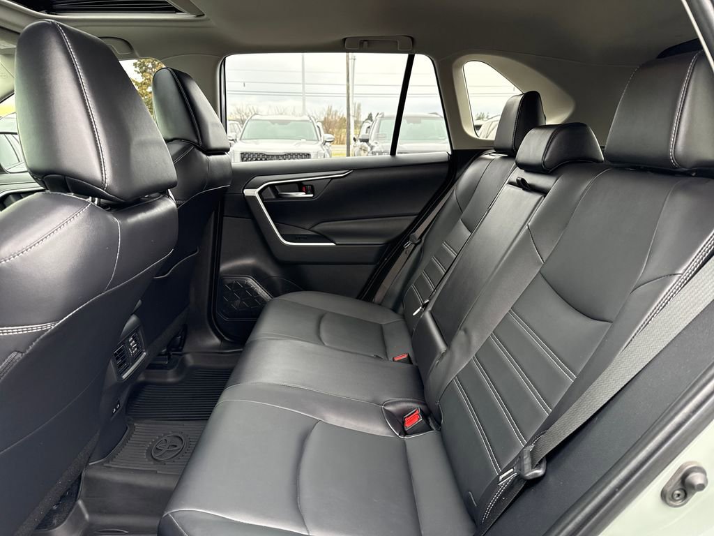 Used 2023 Toyota RAV4 XLE Premium image 18
