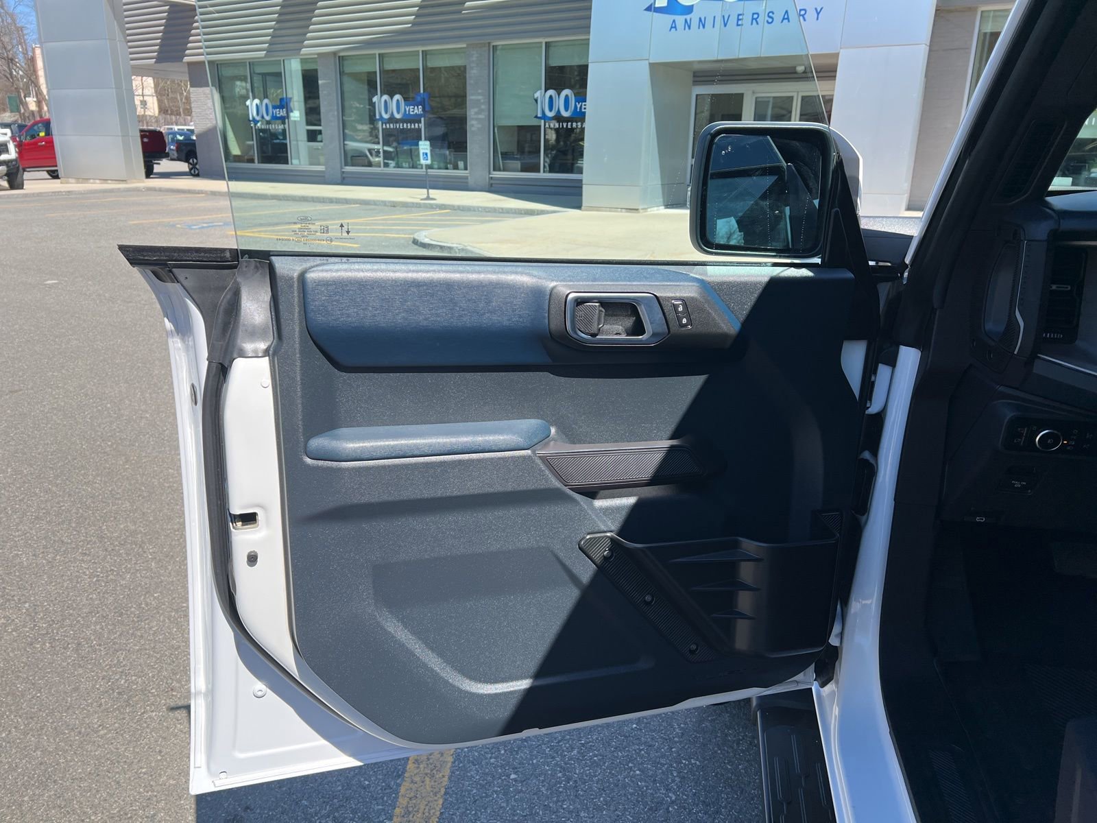 Used 2024 Ford Bronco Outer Banks image 19