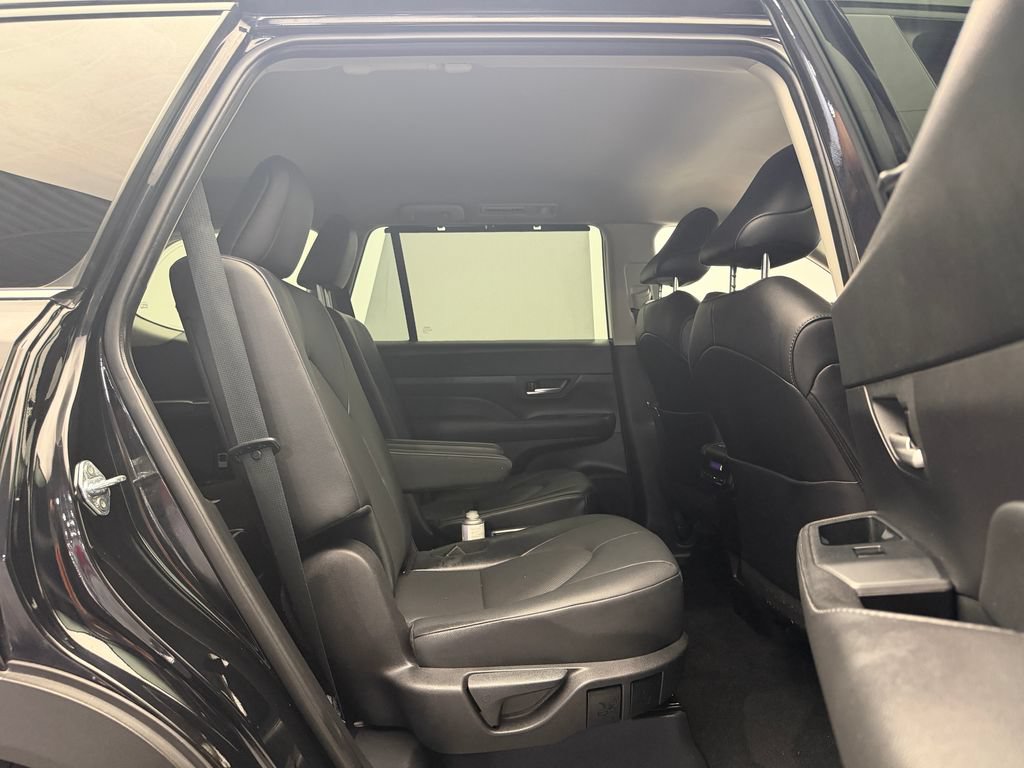 Used 2025 Toyota Grand Highlander AWD image 46