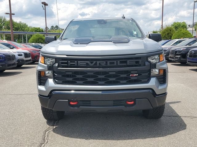 Used 2025 Chevrolet Silverado 1500 Custom Trail Boss AWD/4WD image 2