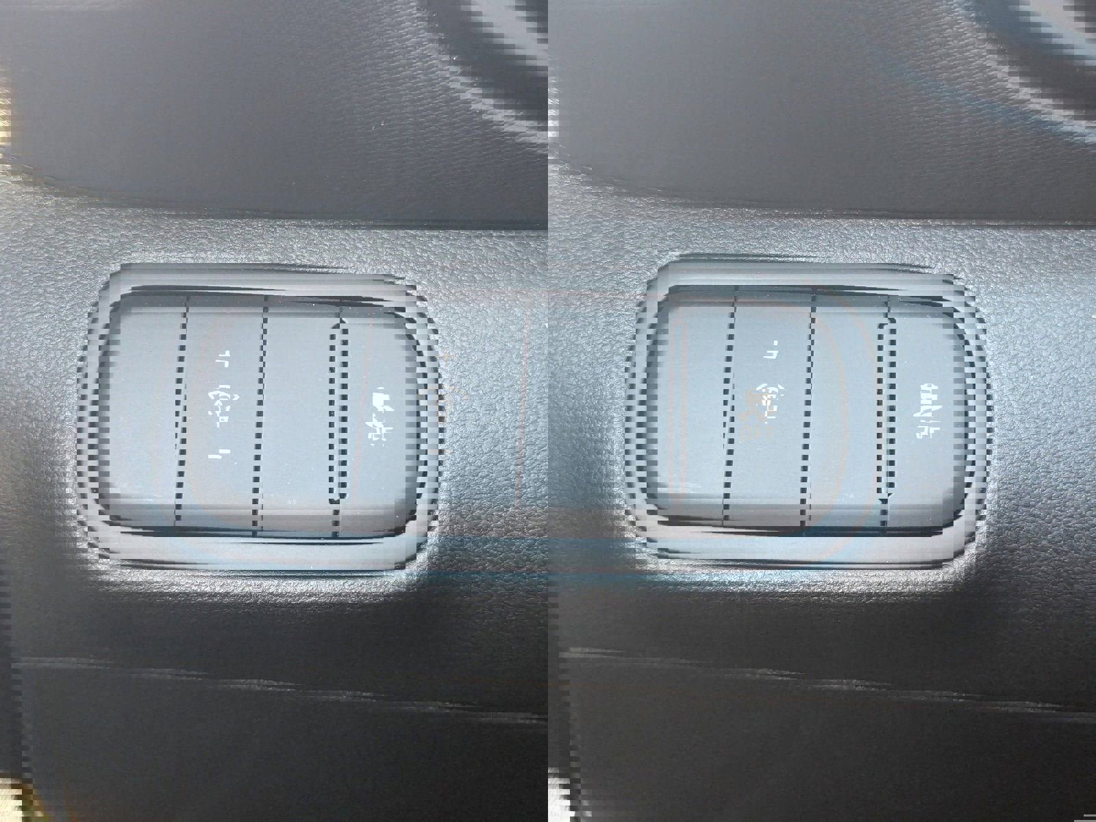 Used 2025 Hyundai Venue SE image 32