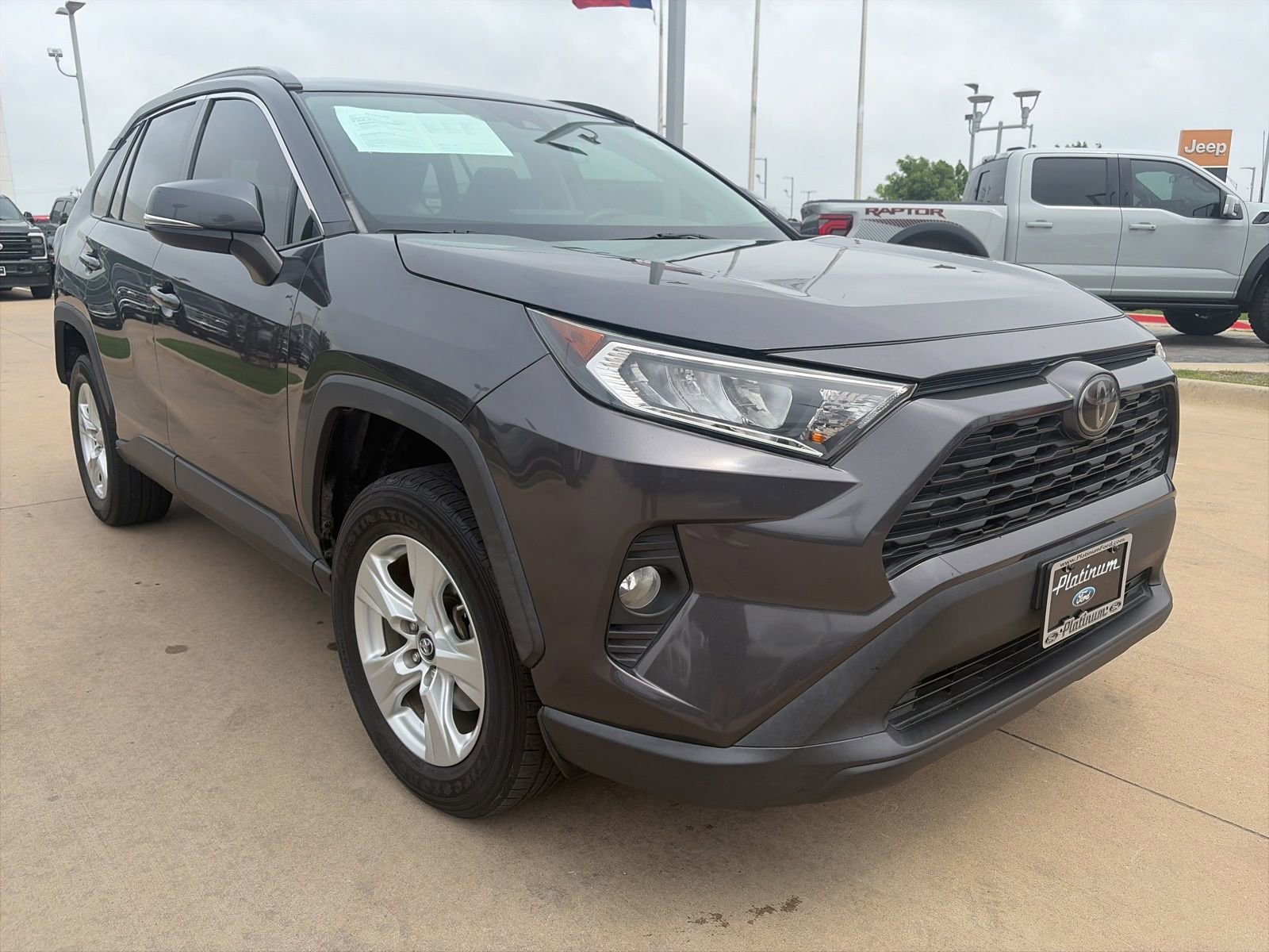 Used 2019 Toyota RAV4 XLE FWD image 7
