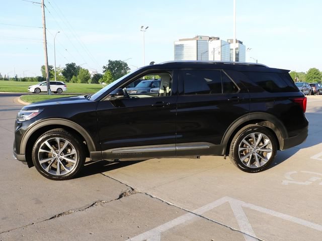 Used 2025 Ford Explorer Platinum w/ Ultimate Package AWD/4WD image 3