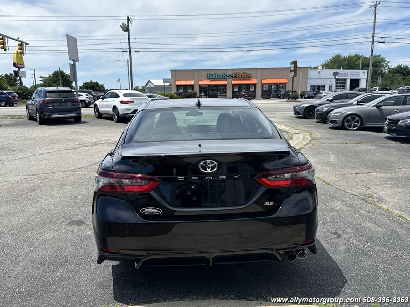 Used 2024 Toyota Camry SE w/ Cold Weather Package FWD image 6