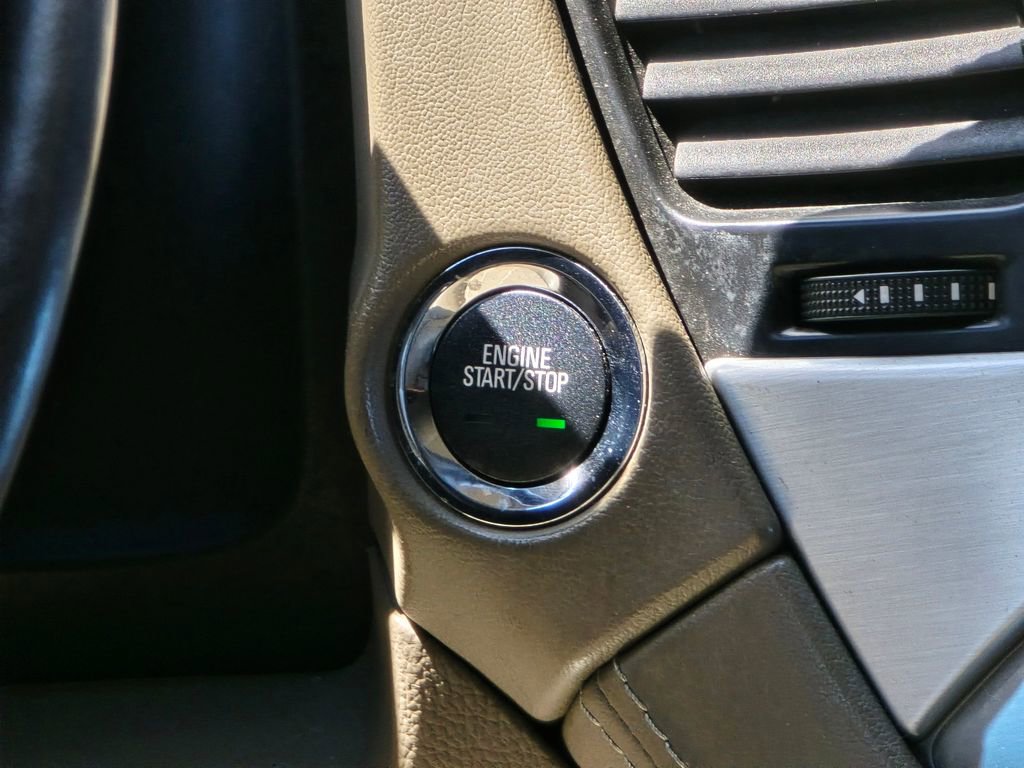 Used 2017 GMC Yukon XL SLT w/ Open Road Package image 18