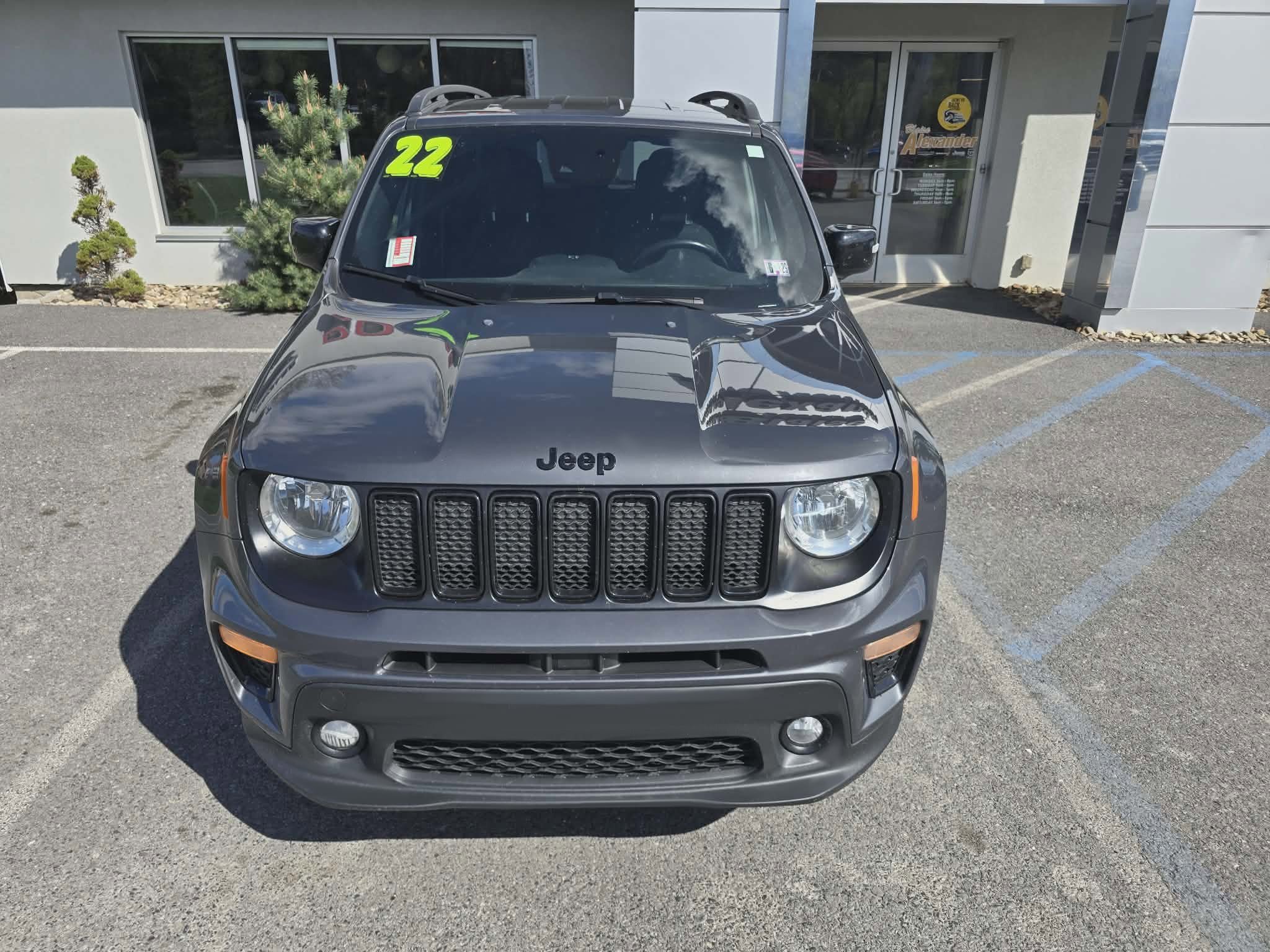 Used 2022 Jeep Renegade Altitude w/ Convenience Group AWD/4WD image 8