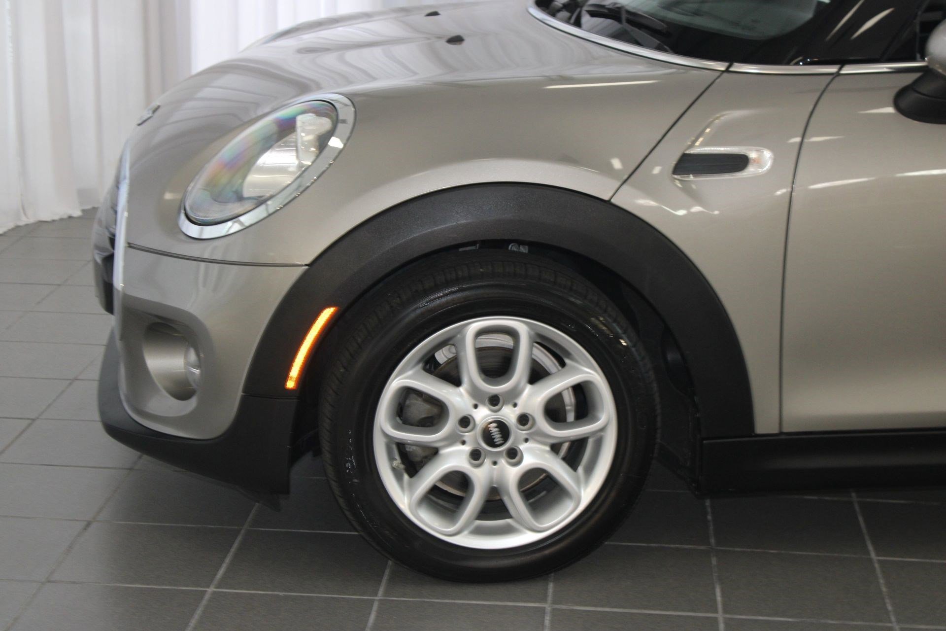 Used 2018 MINI Cooper Convertible image 11