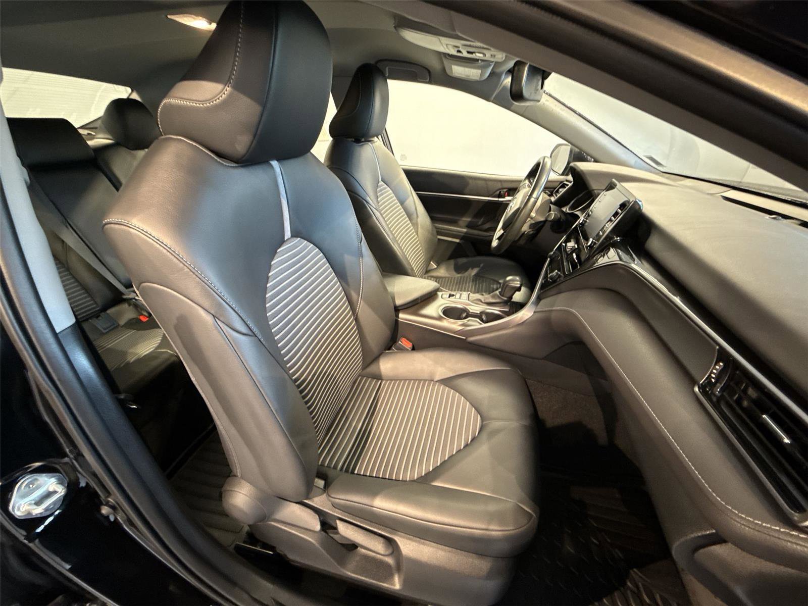 Used 2023 Toyota Camry SE image 25