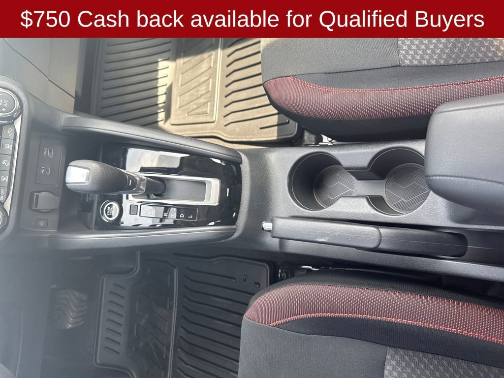 New 2025 Nissan Versa SR w/ Trunk Package FWD image 28