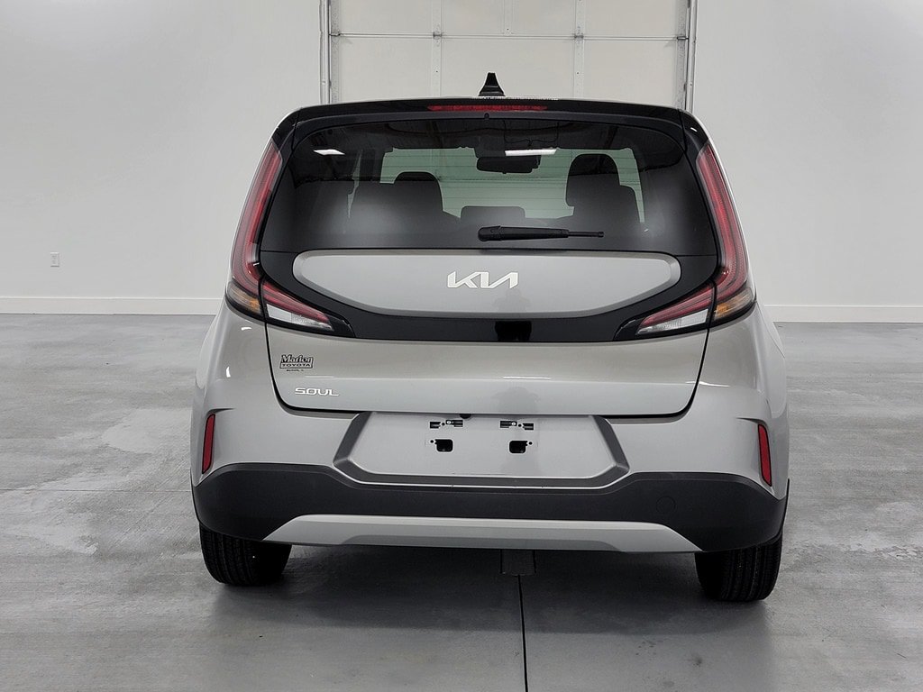 Used 2023 Kia Soul LX FWD image 8