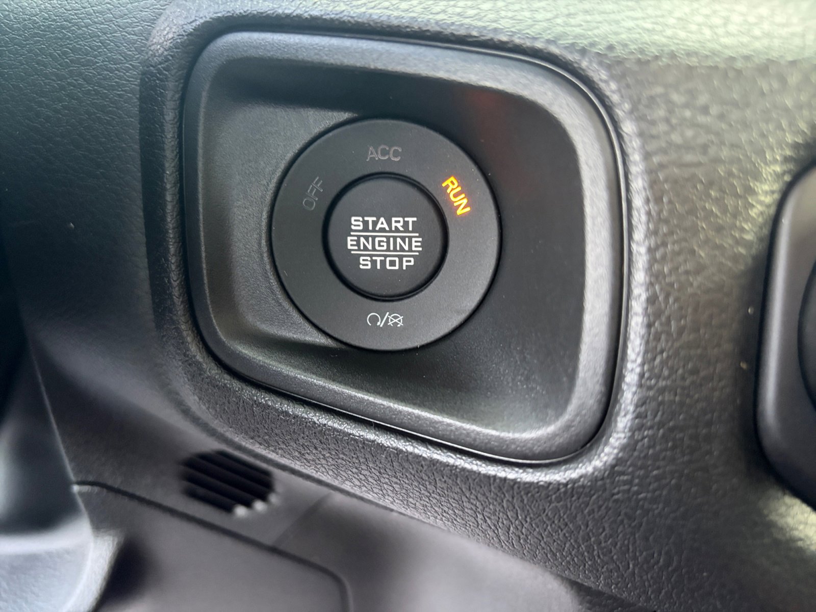 New 2026 Jeep Gladiator Sport AWD/4WD image 31