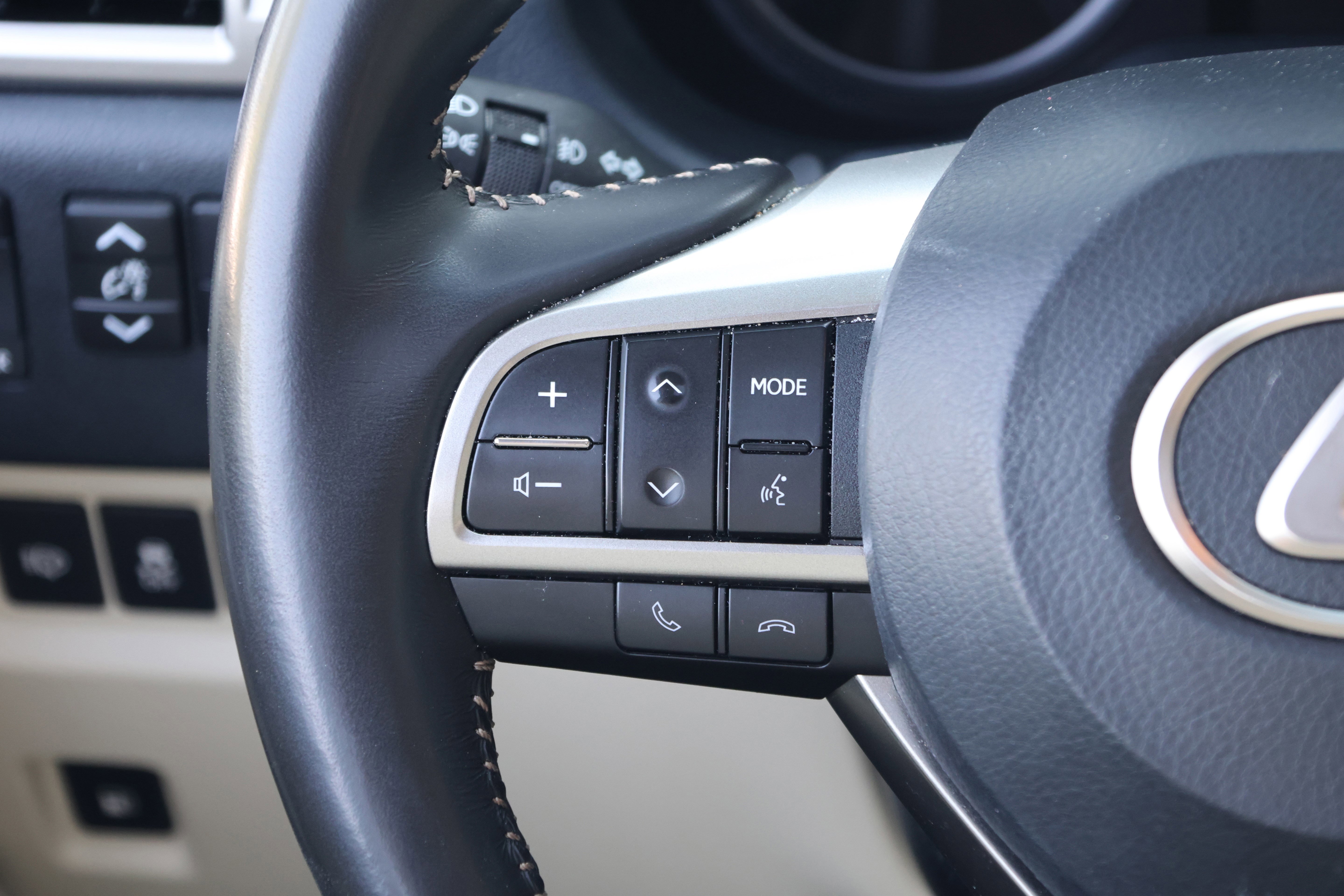 Used 2023 Lexus GX 460 Premium w/ Accessory Package AWD/4WD image 19