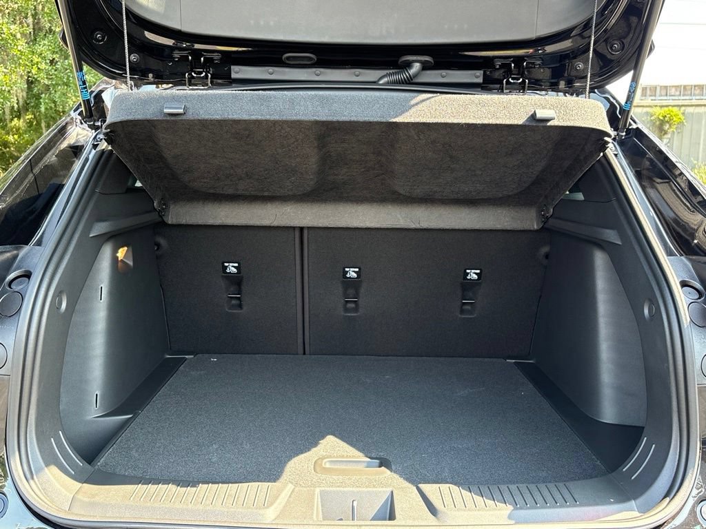 New 2026 Chevrolet Trax RS w/ Sunroof Package FWD image 8
