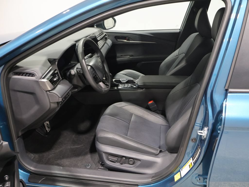 Used 2026 Toyota Camry XSE FWD image 9