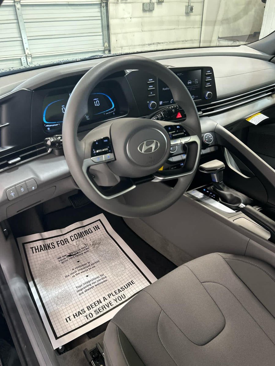 New 2026 Hyundai Elantra SE FWD image 9