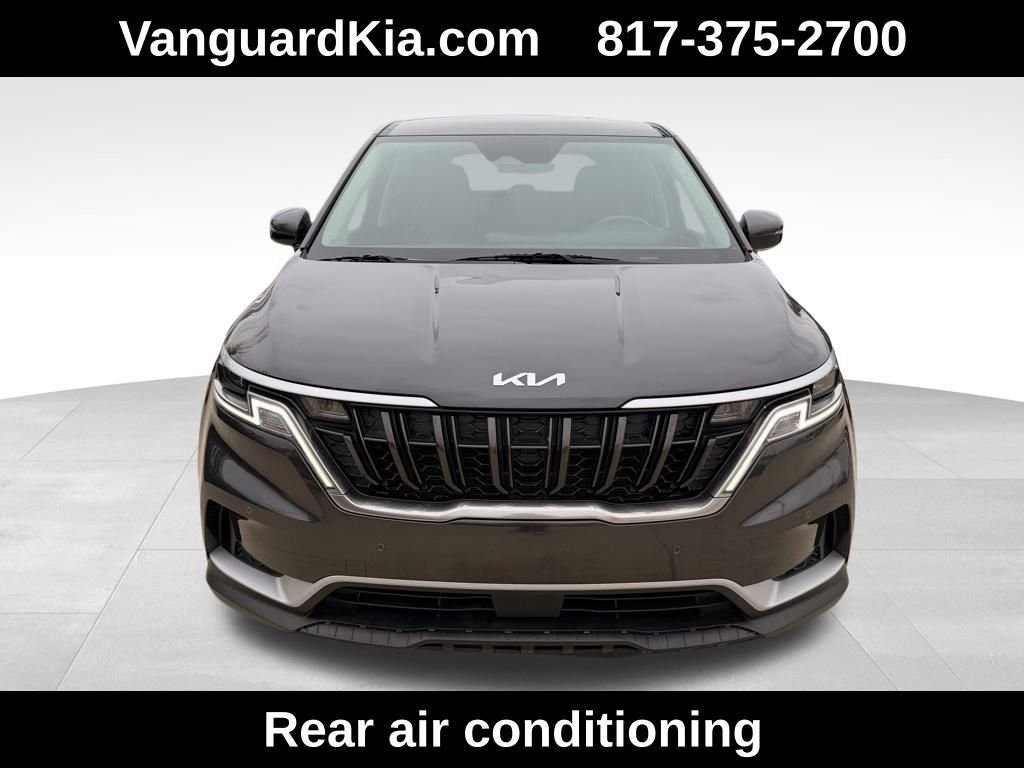 Used 2024 Kia Carnival EX image 7