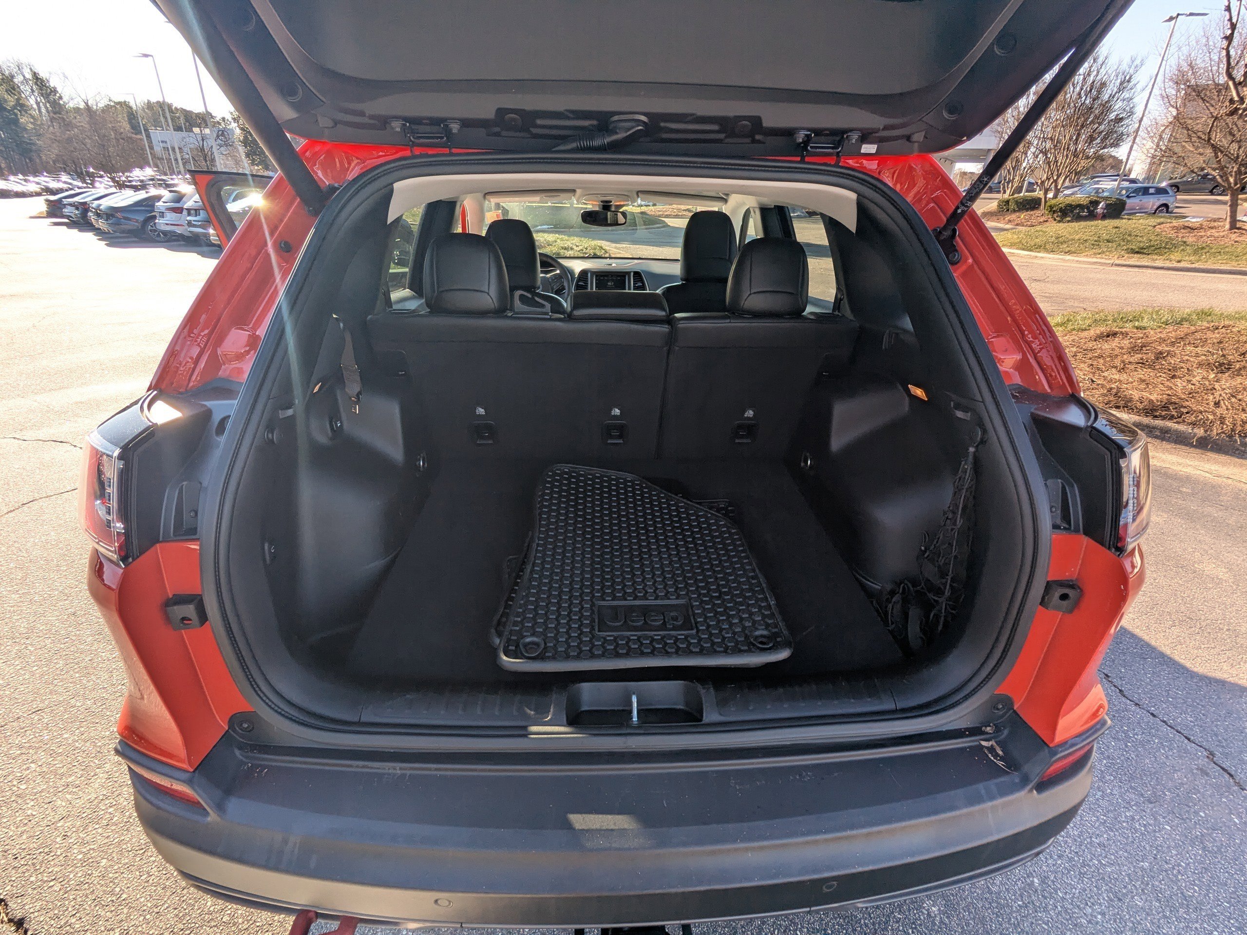 Used 2021 Jeep Cherokee Trailhawk w/ Premium Leather Package image 14