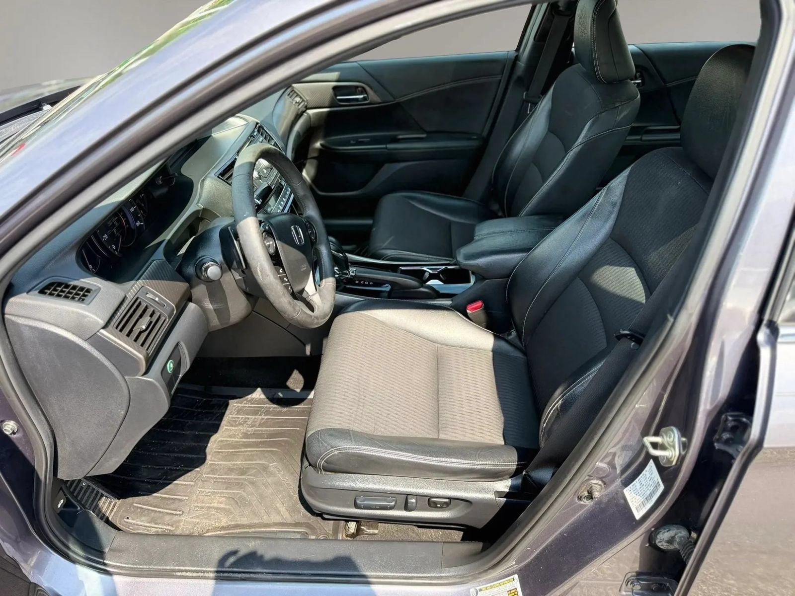 Used 2016 Honda Accord Sport image 11