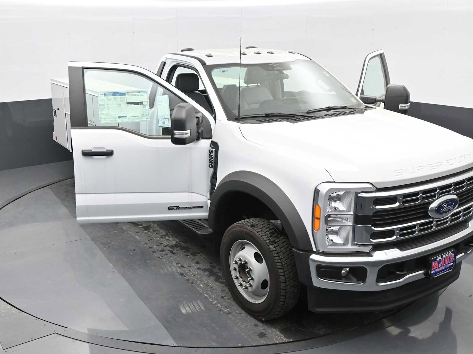 New 2023 Ford F550 4x4 Regular Cab Super Duty image 35