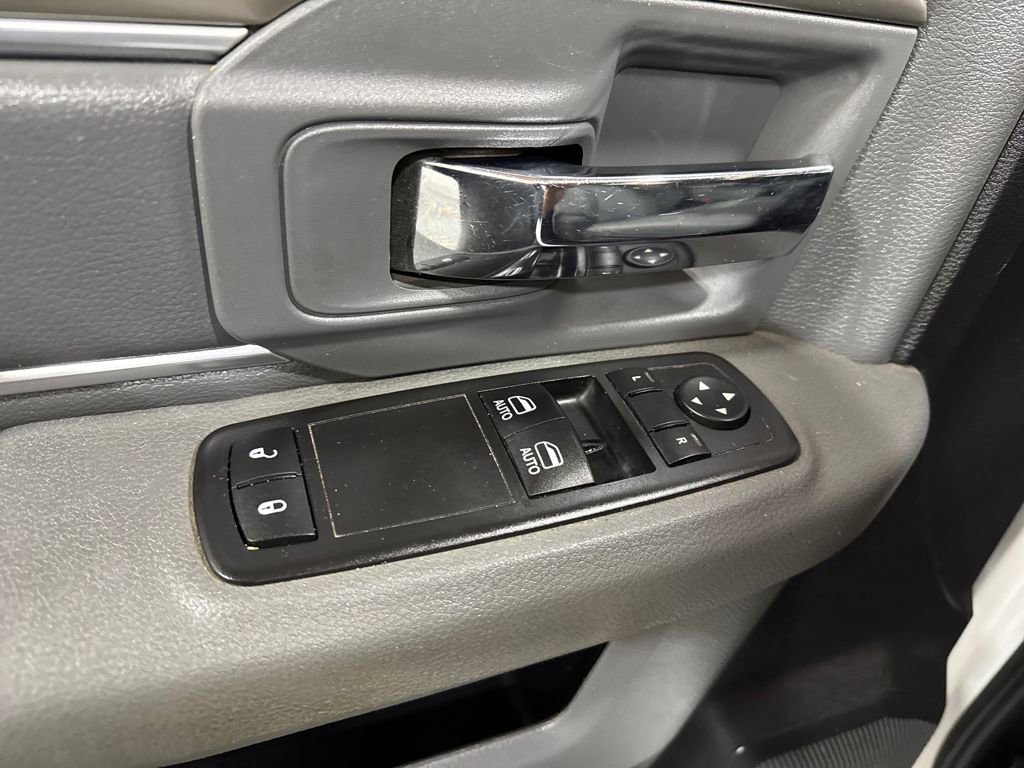 Used 2016 RAM 3500 Tradesman w/ Chrome Appearance Group image 11