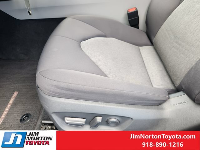 Used 2021 Toyota Camry LE FWD image 24