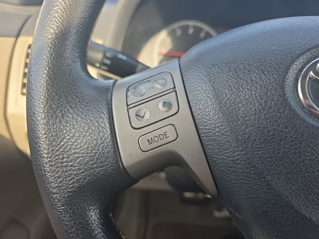 Used 2013 Toyota Corolla LE image 19