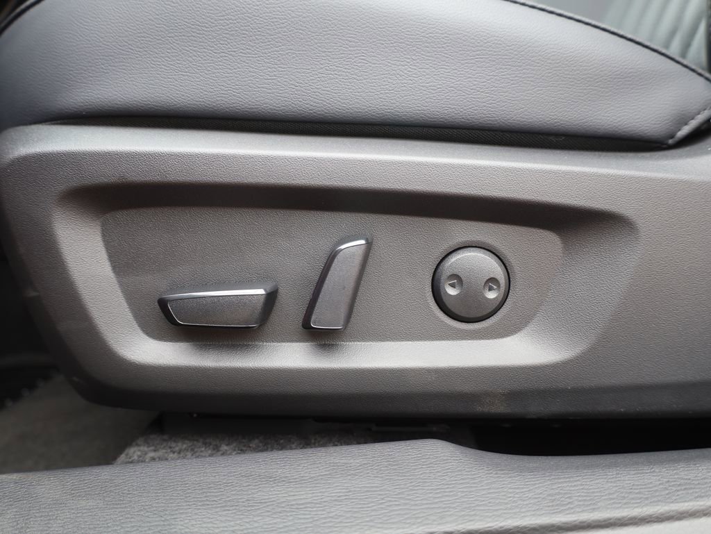 New 2025 Mitsubishi Outlander SEL image 36