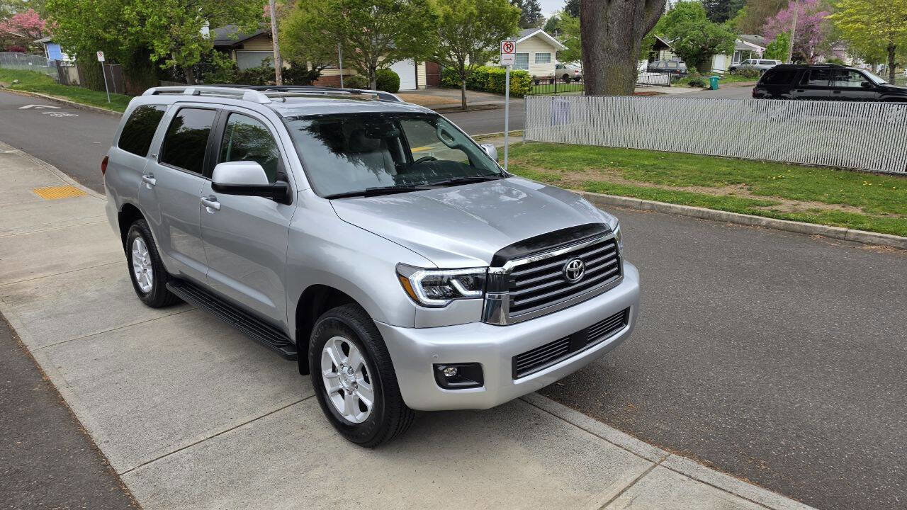 Used 2020 Toyota Sequoia SR5 w/ Premium Package AWD/4WD image 3