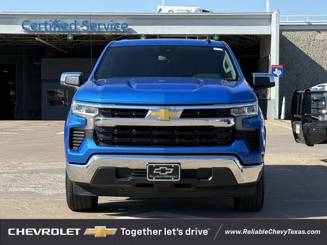 Used 2025 Chevrolet Silverado 1500 LT w/ Texas Edition Plus RWD image 3