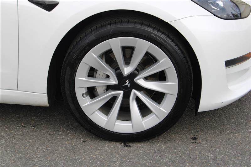 Used 2023 Tesla Model 3 Standard Range image 9
