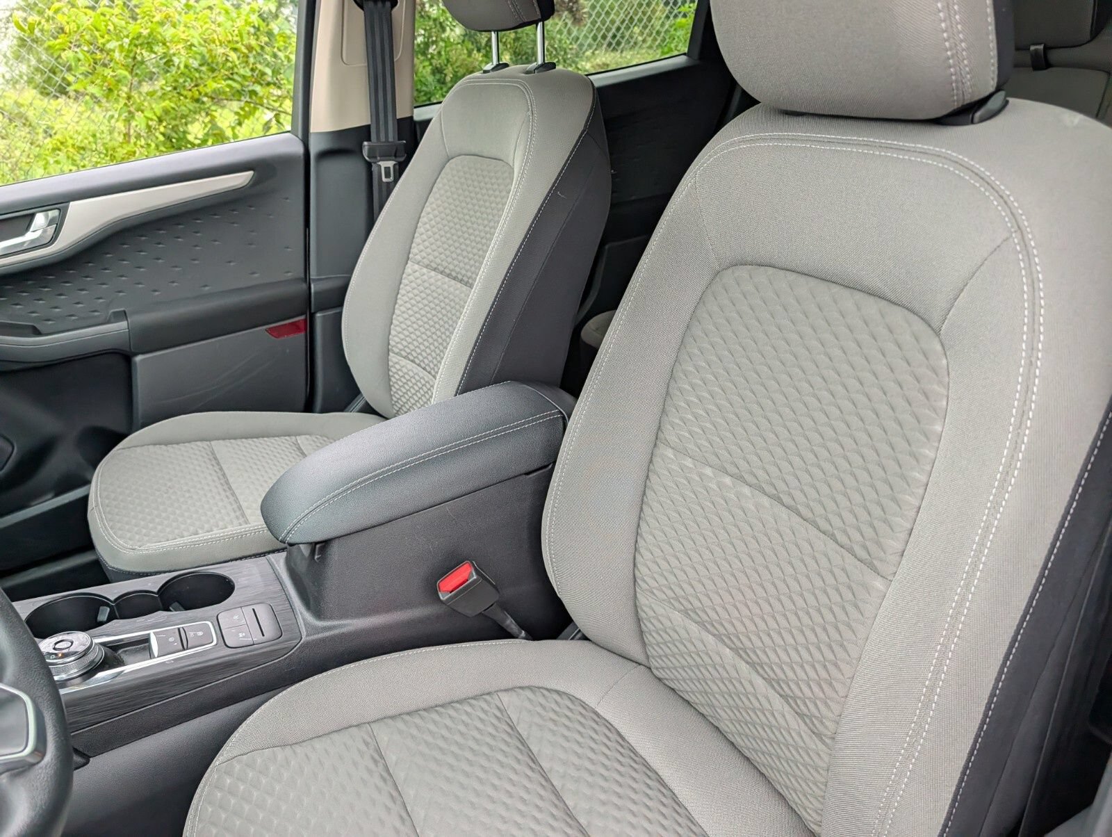 Used 2020 Ford Escape SE FWD image 13