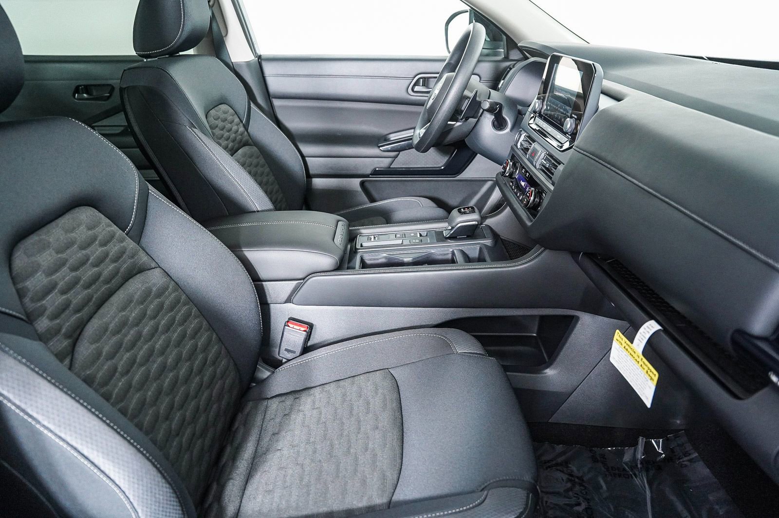 Certified 2025 Nissan Pathfinder S image 18