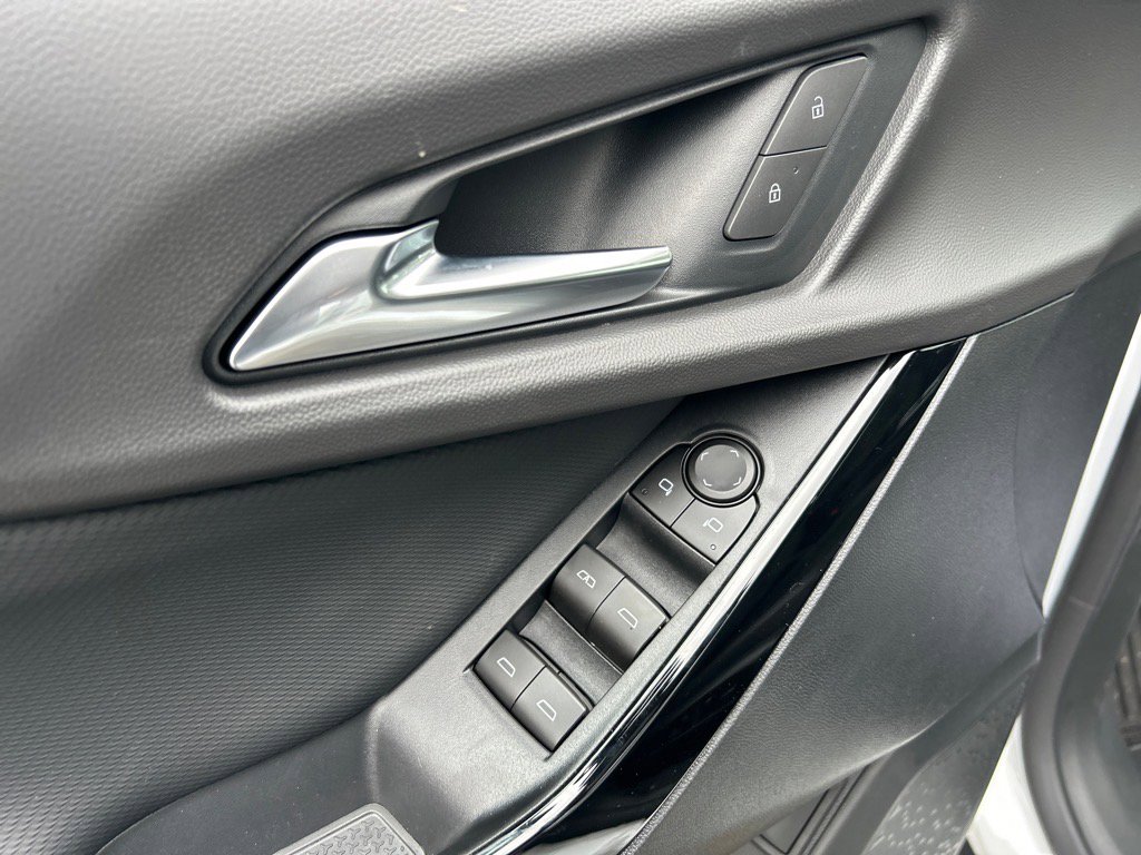 New 2026 Chevrolet Equinox LT w/ Convenience Package II image 8