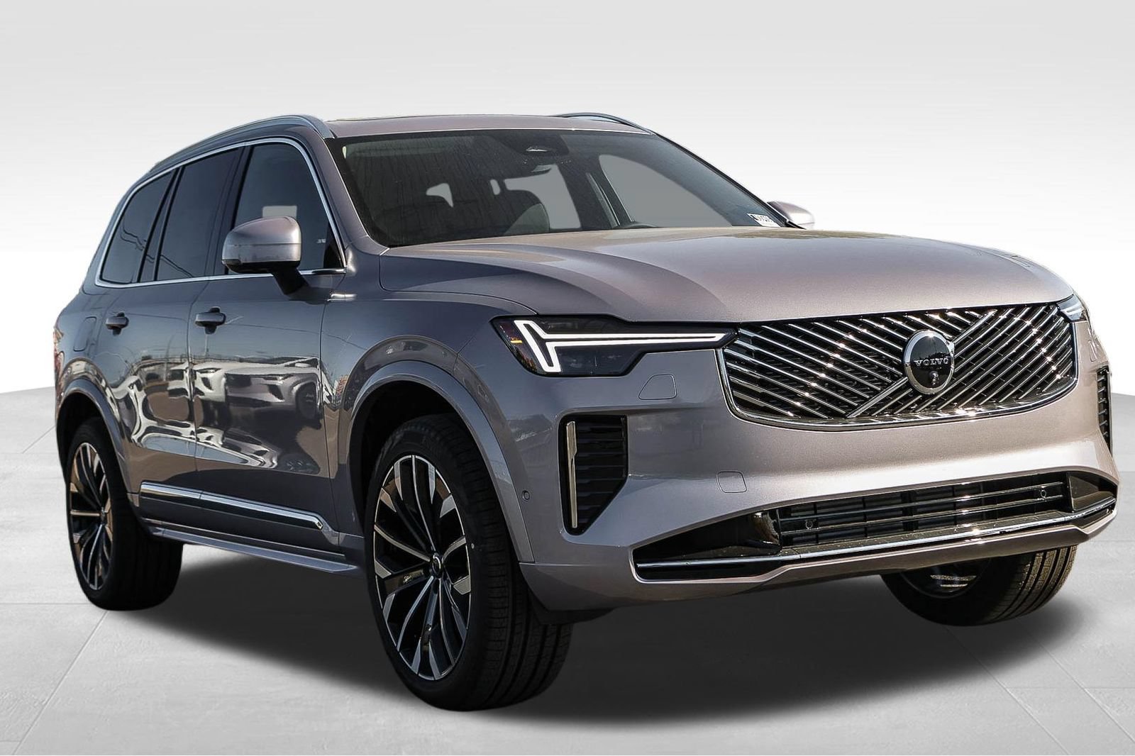 New 2026 Volvo XC90 T8 Plus w/ Protection Package AWD/4WD image 3
