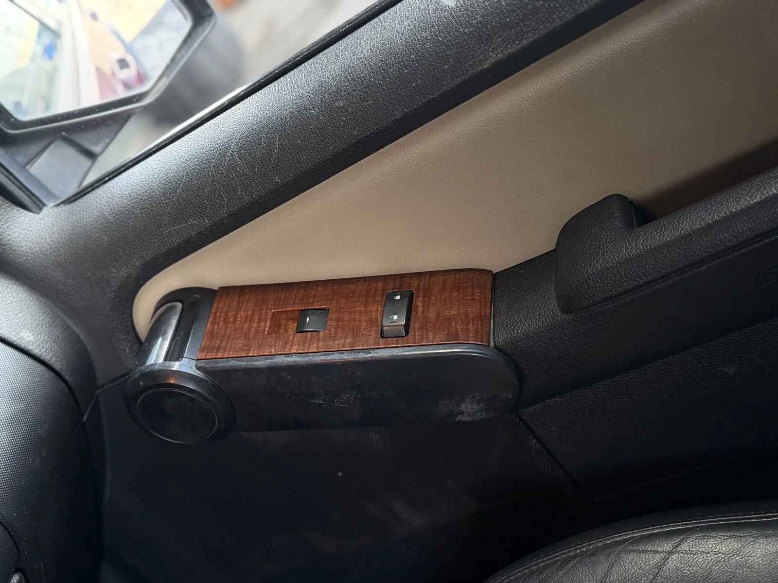 Used 2010 Ford Explorer Eddie Bauer image 33